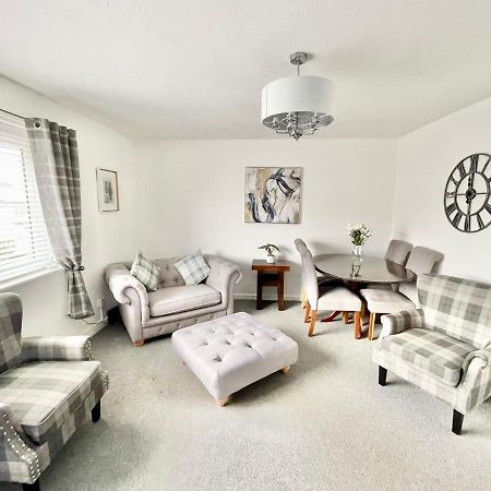 Cae Glas Apartments 홀리헤드 외부 사진