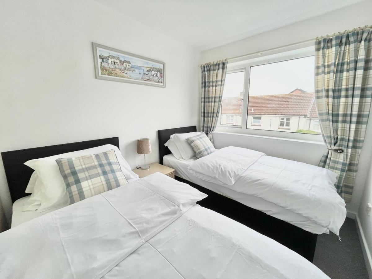 Cae Glas Apartments 홀리헤드 외부 사진