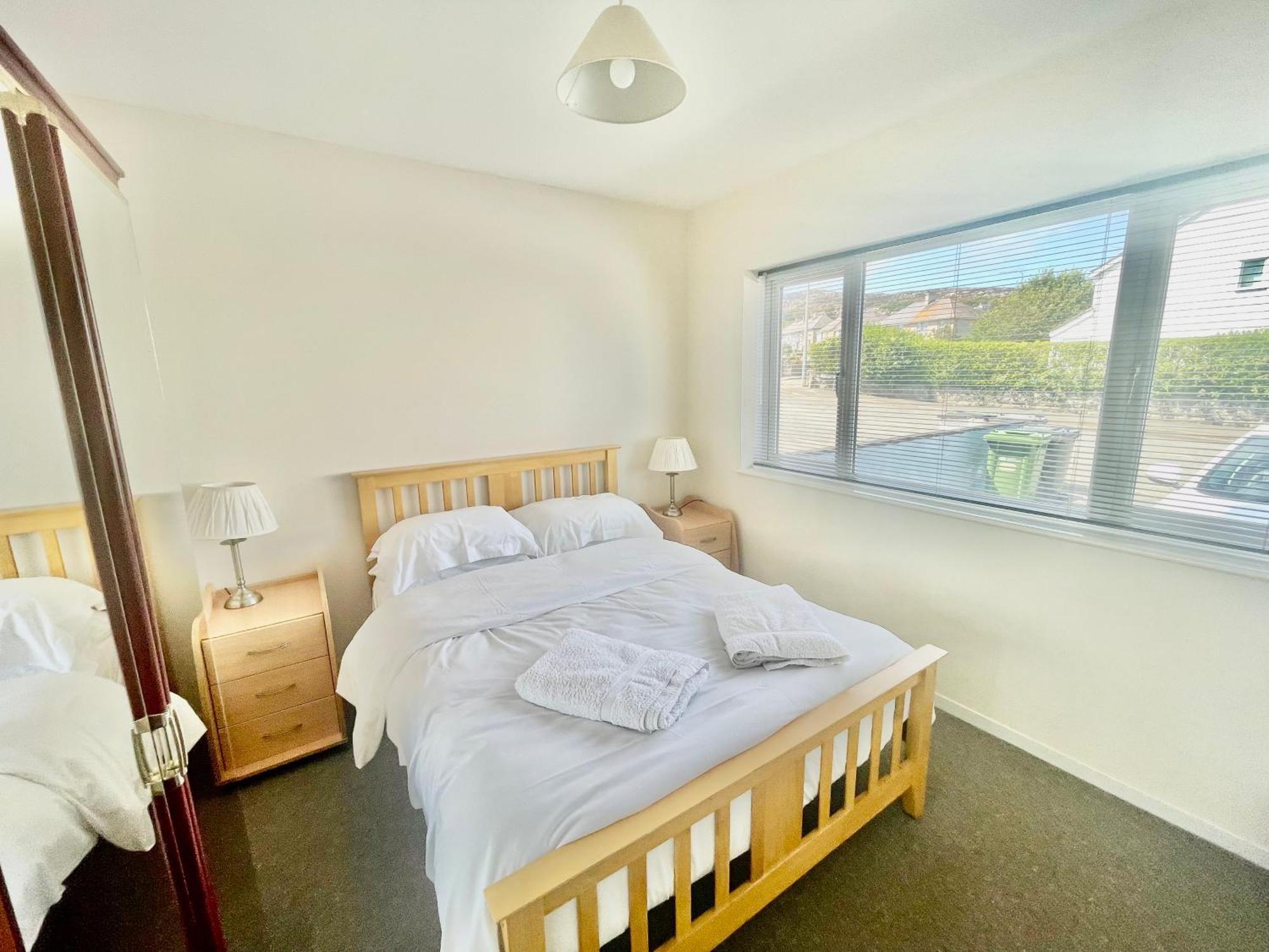 Cae Glas Apartments 홀리헤드 외부 사진