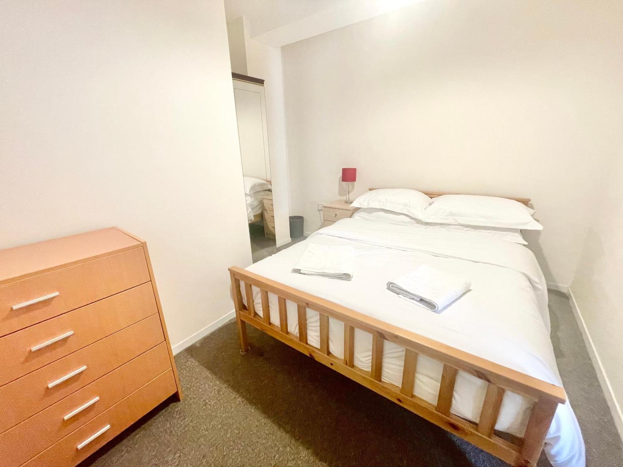 Cae Glas Apartments 홀리헤드 외부 사진