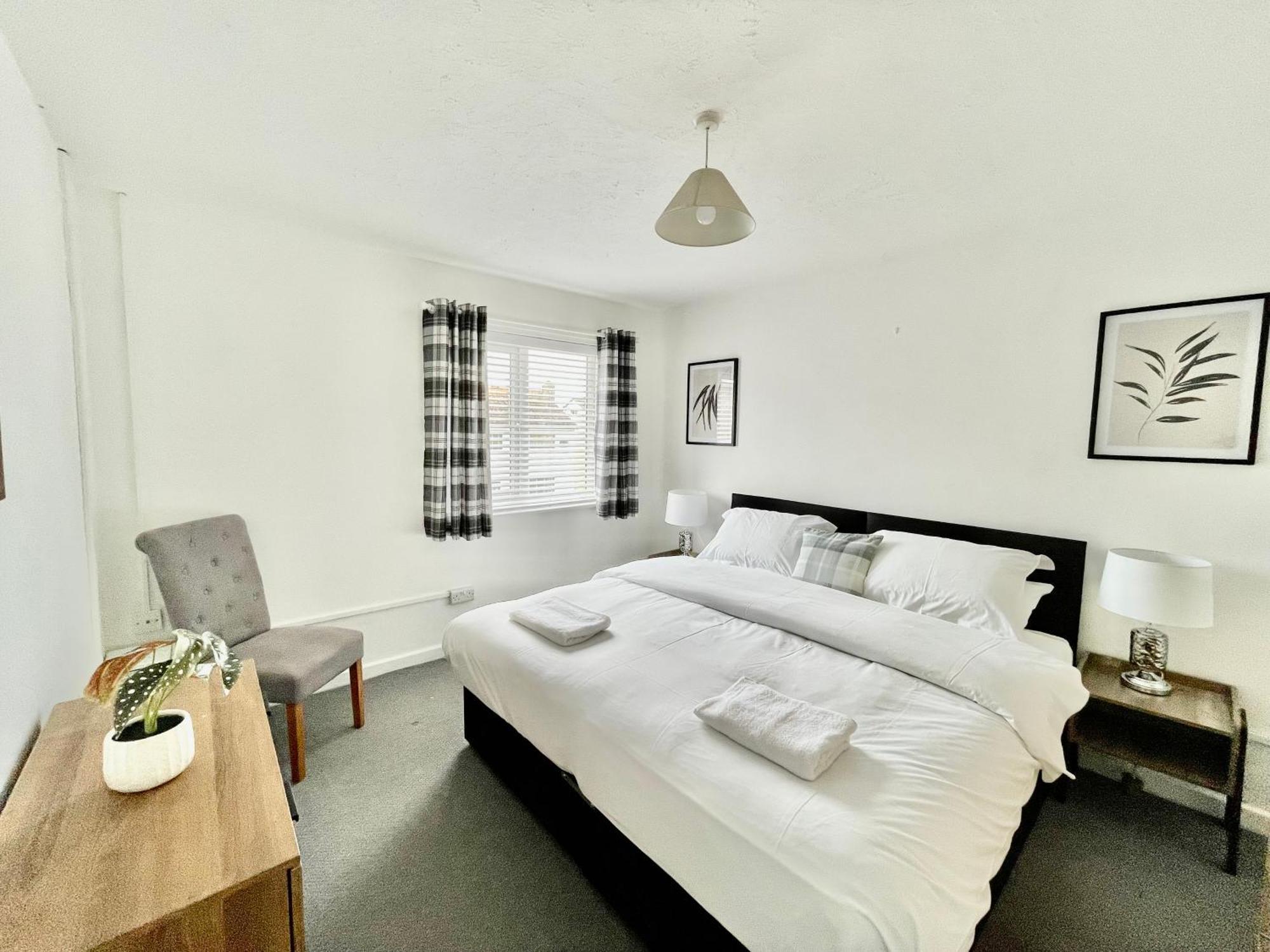 Cae Glas Apartments 홀리헤드 외부 사진