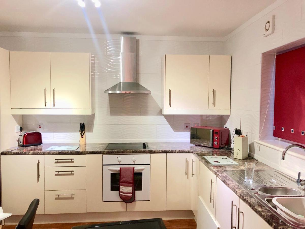 Cae Glas Apartments 홀리헤드 외부 사진