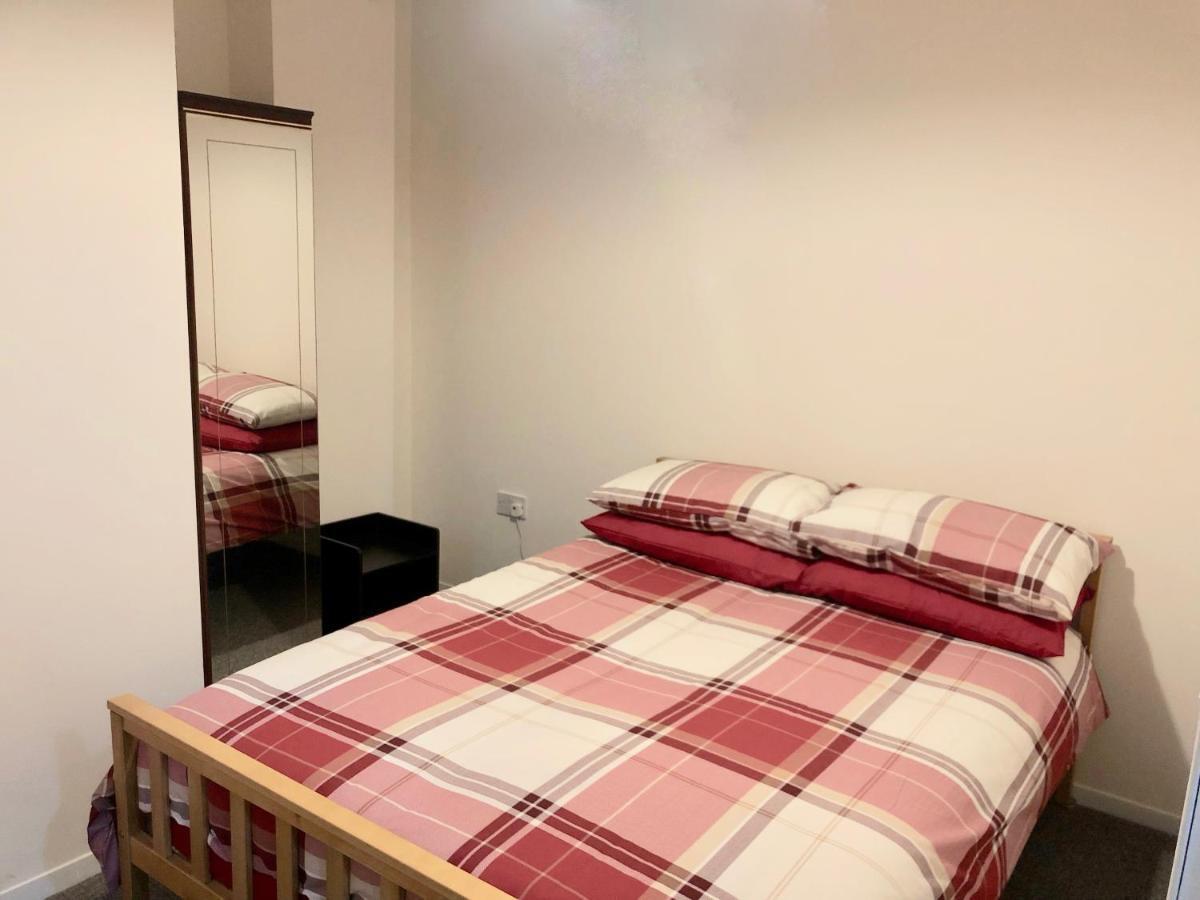 Cae Glas Apartments 홀리헤드 외부 사진