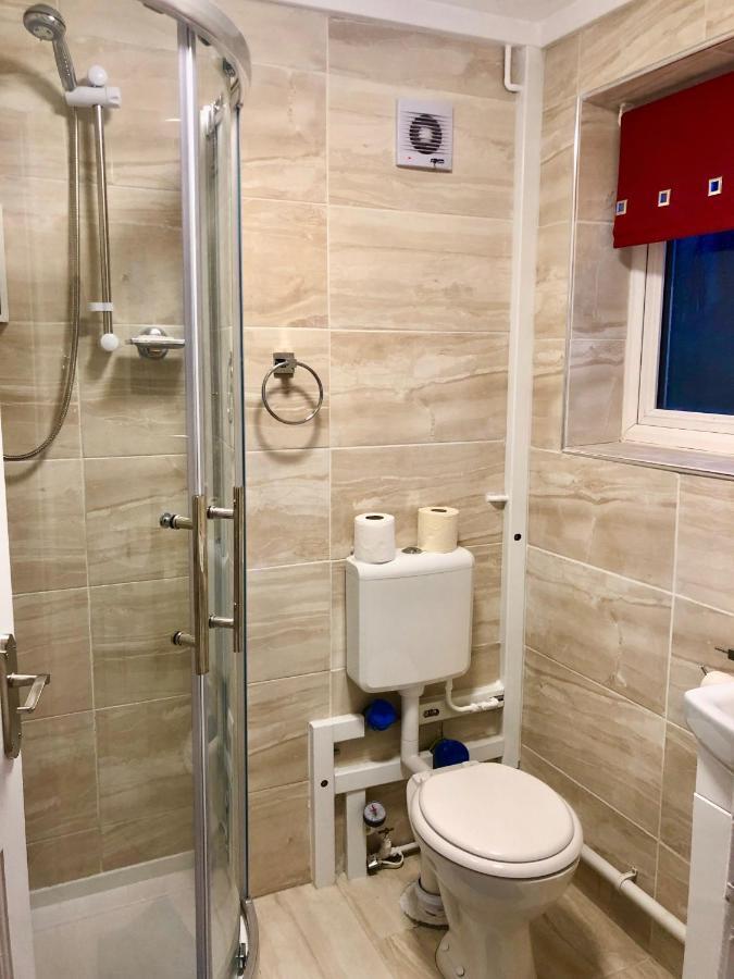 Cae Glas Apartments 홀리헤드 외부 사진